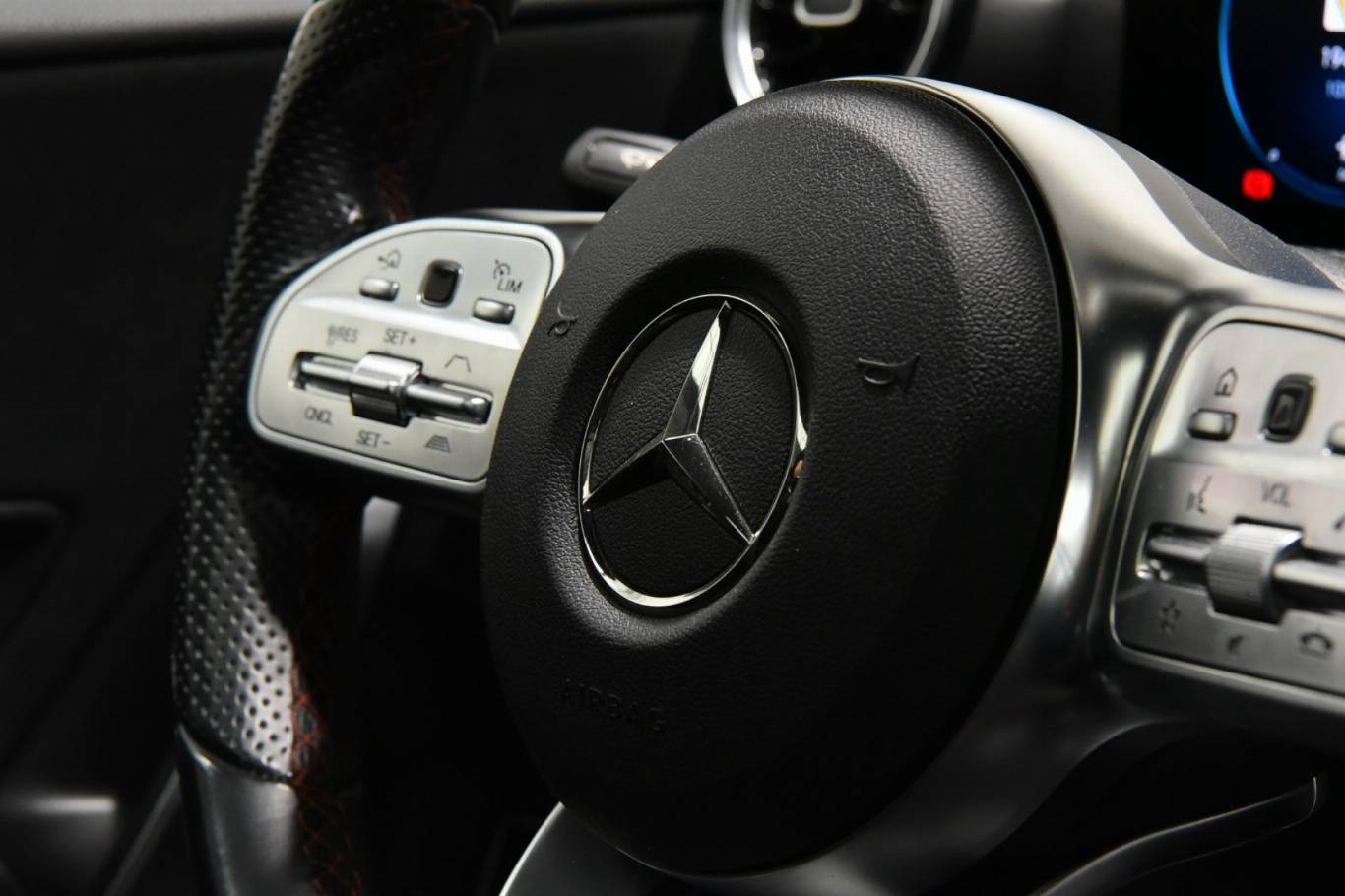 MERCEDES-BENZ A 250 23