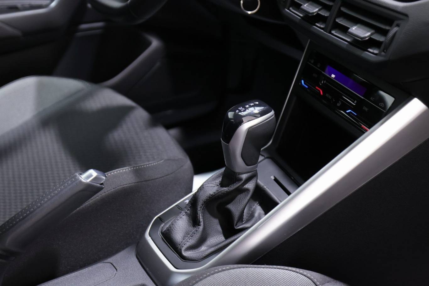 VOLKSWAGEN Polo 50