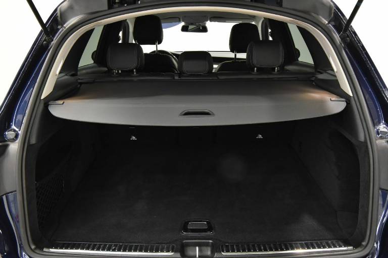 MERCEDES-BENZ GLC 220 13