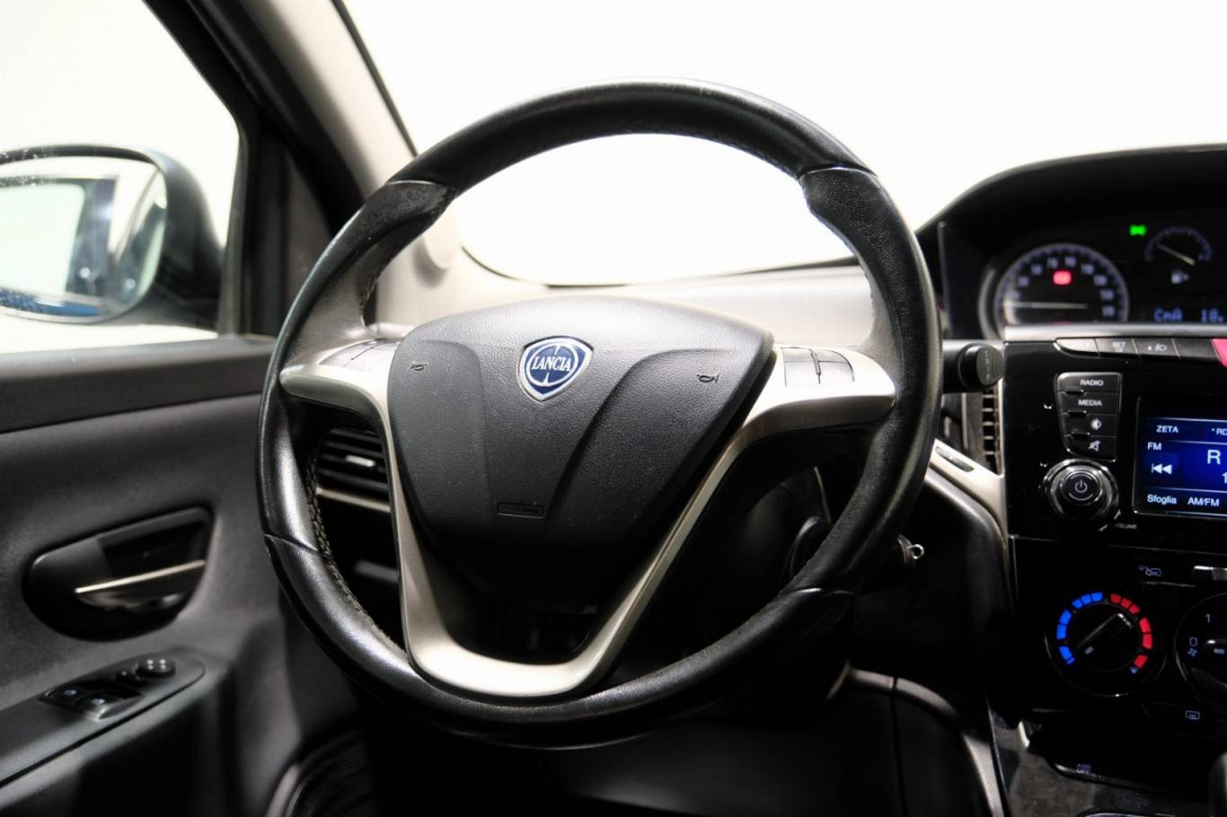 LANCIA Ypsilon 36