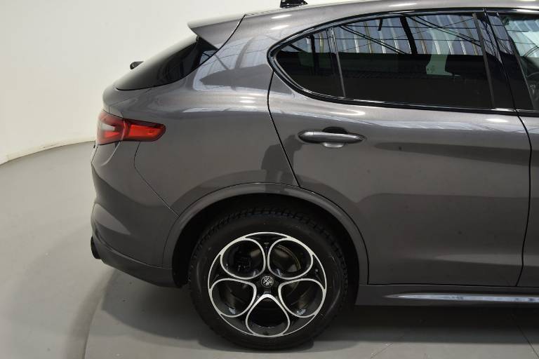 ALFA ROMEO Stelvio 45