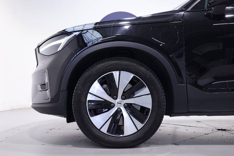VOLVO XC40 16