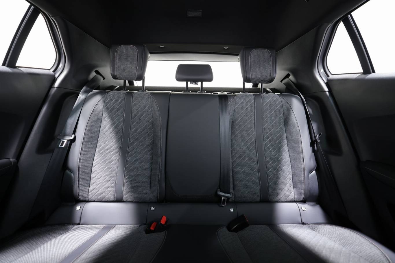 PEUGEOT 2008 38