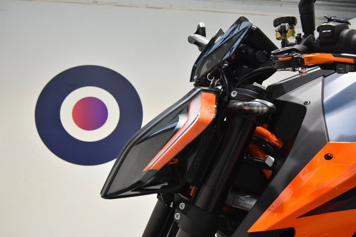 KTM 1290 Super Duke R 69