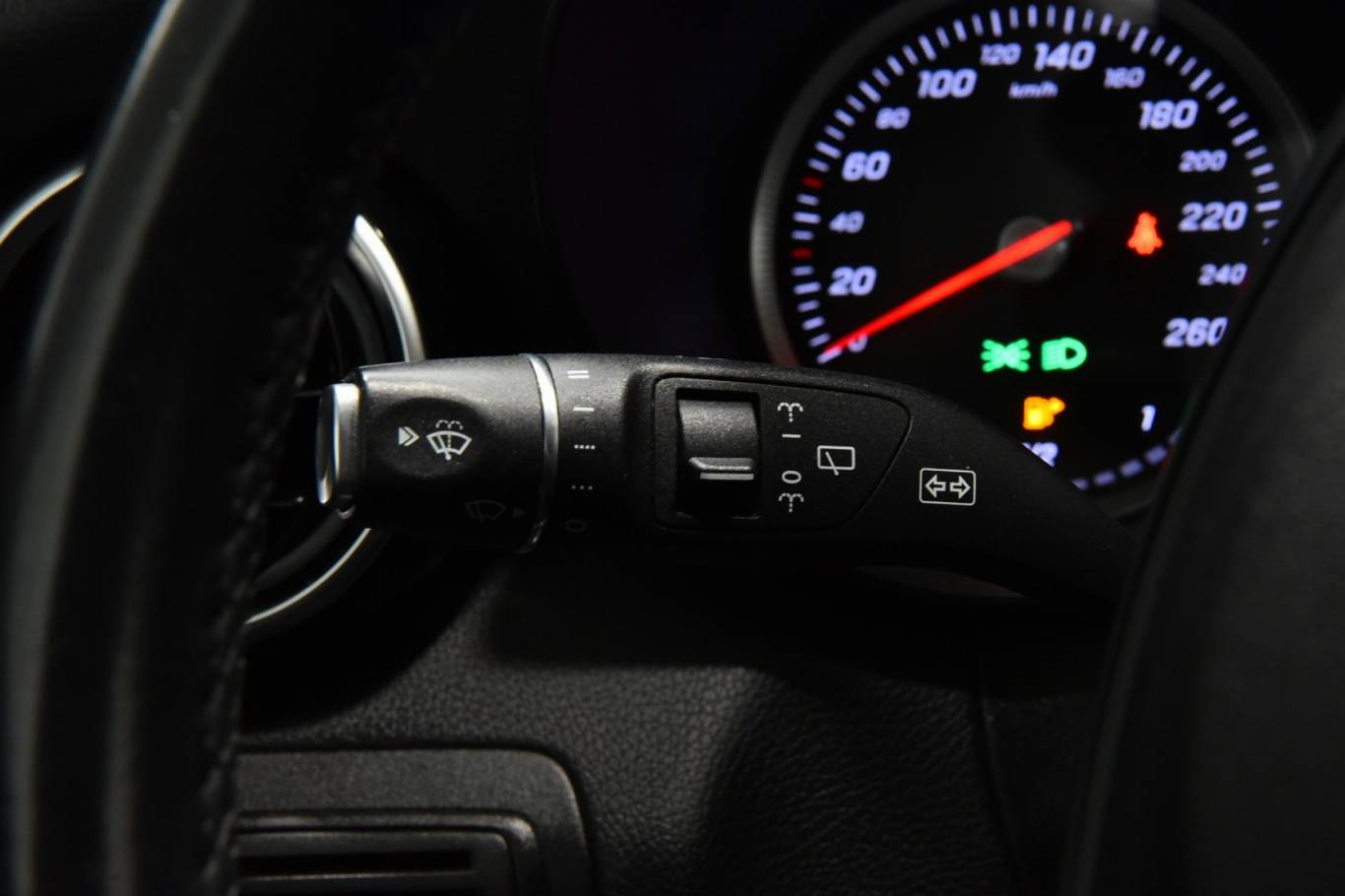 MERCEDES-BENZ C 200 36