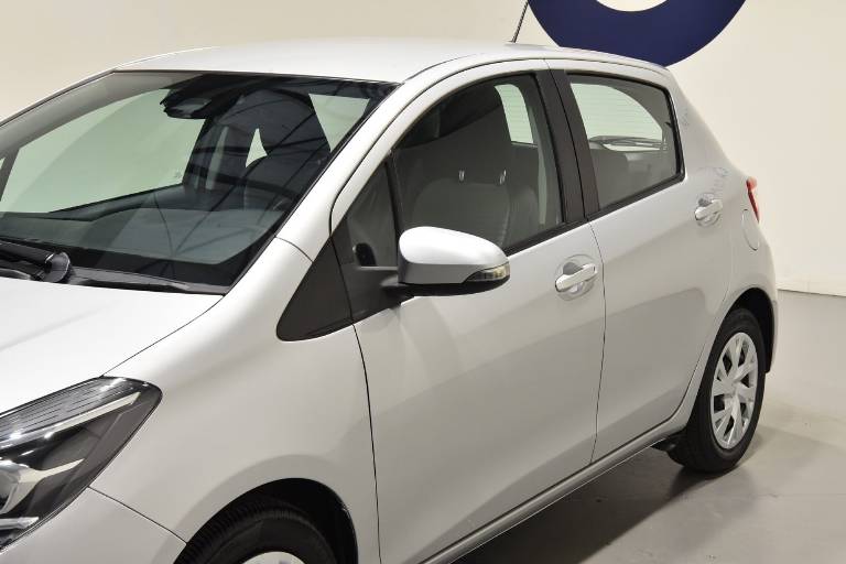 TOYOTA Yaris 37