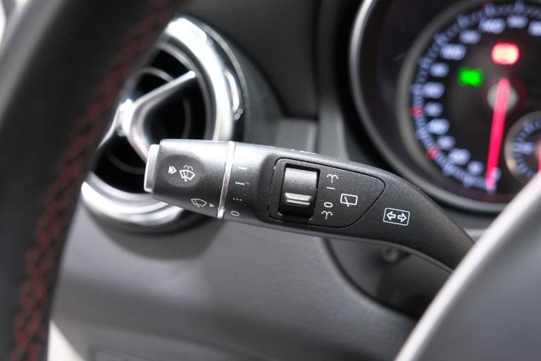 MERCEDES-BENZ GLA 220 23