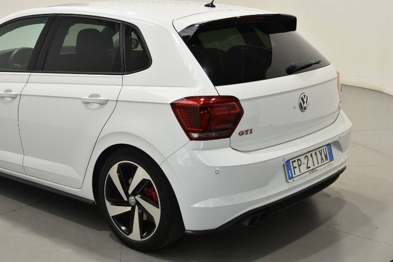 VOLKSWAGEN Polo GTI 34