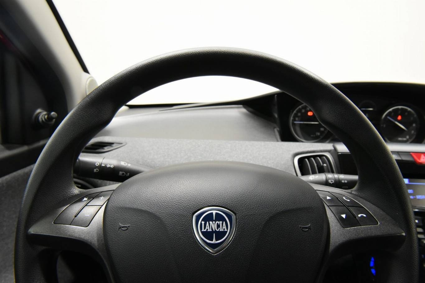 LANCIA Ypsilon 9