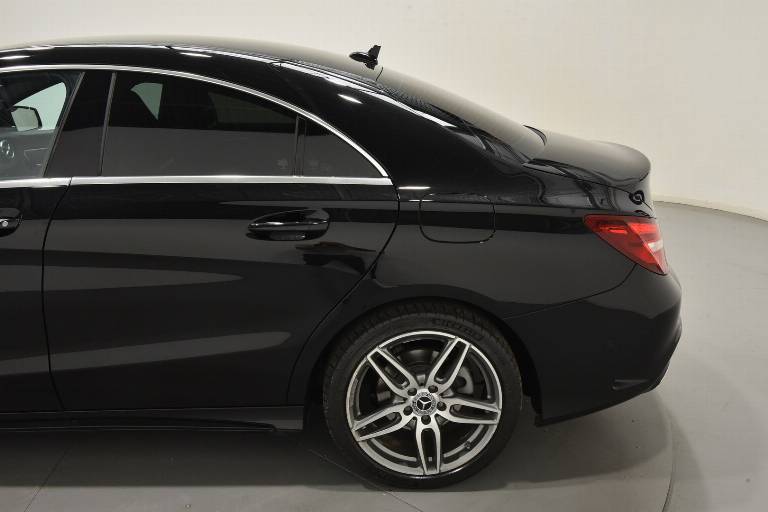 MERCEDES-BENZ CLA 180 47