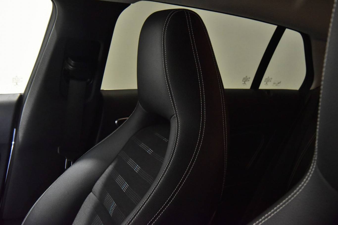 MERCEDES-BENZ CLA 180 20