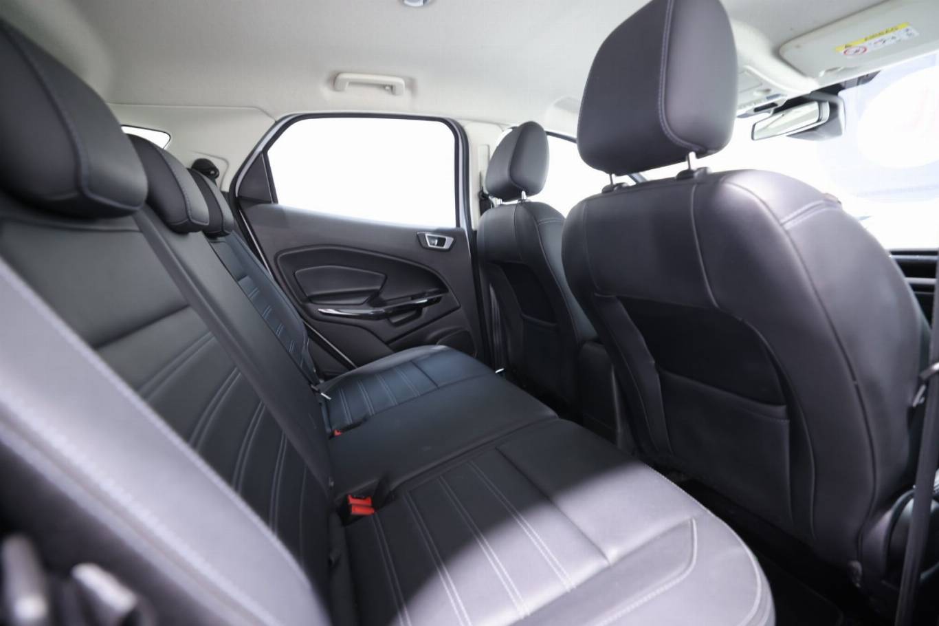 FORD EcoSport 46
