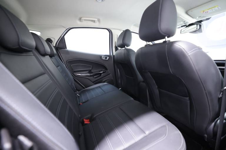 FORD EcoSport 46
