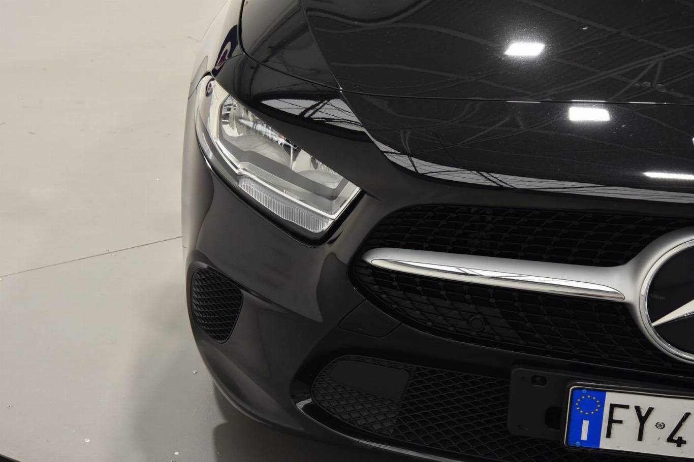 MERCEDES-BENZ A 180 28