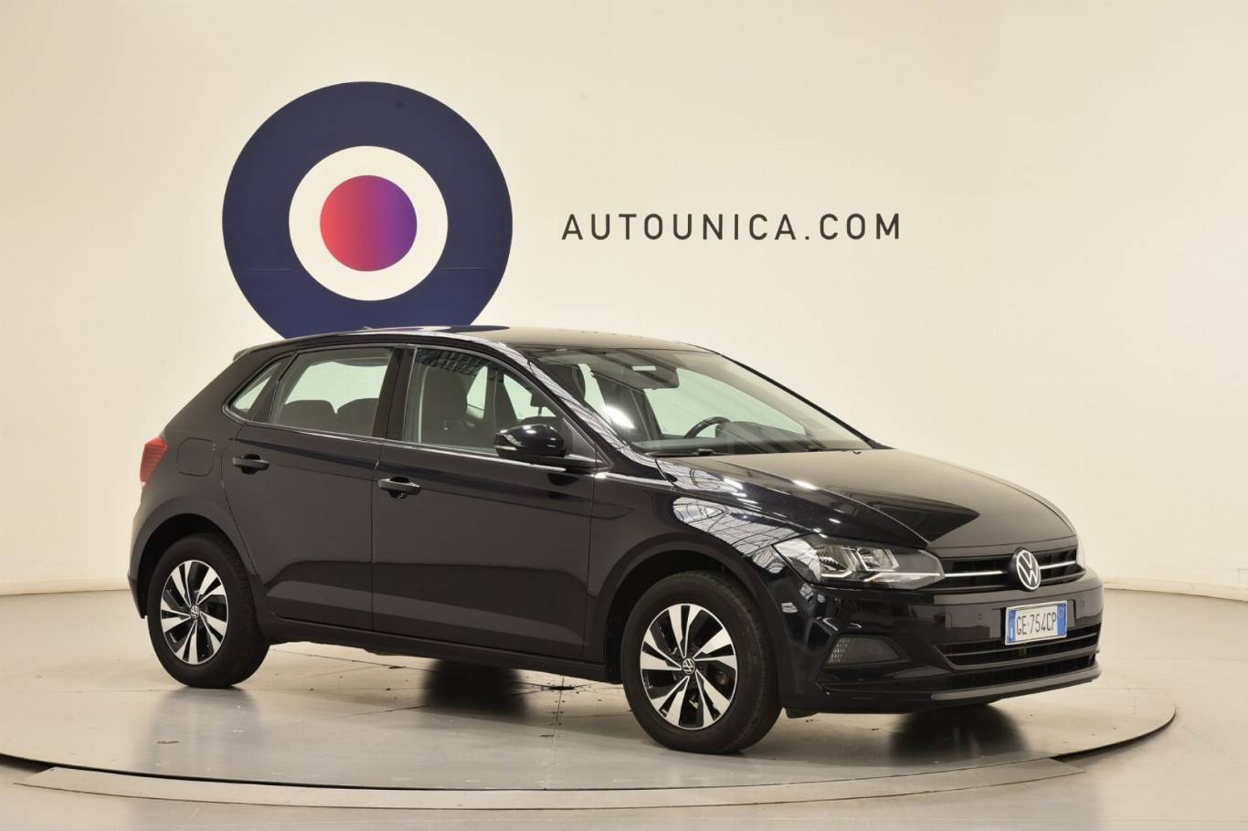 VOLKSWAGEN Polo 5