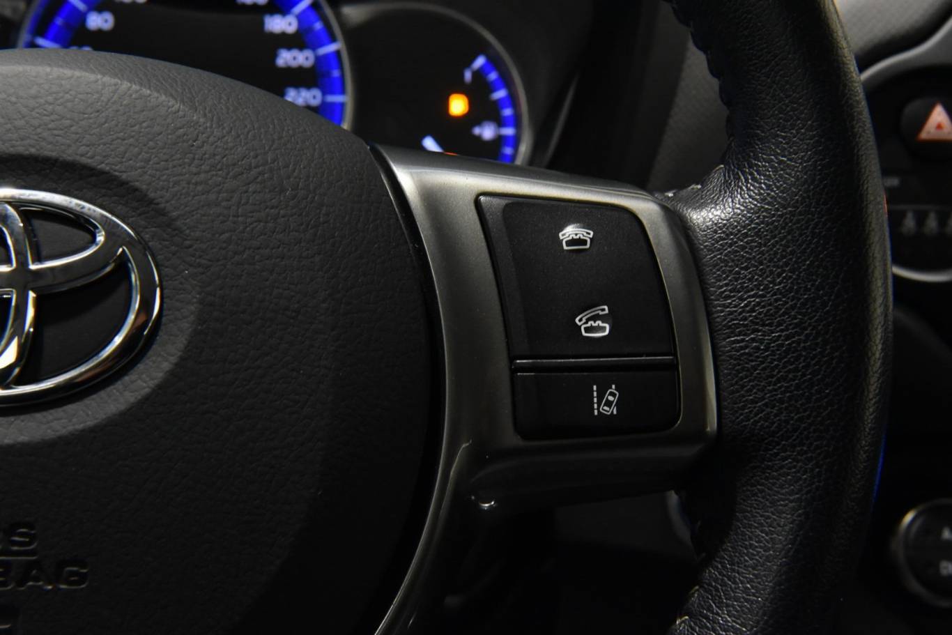 TOYOTA Yaris 40
