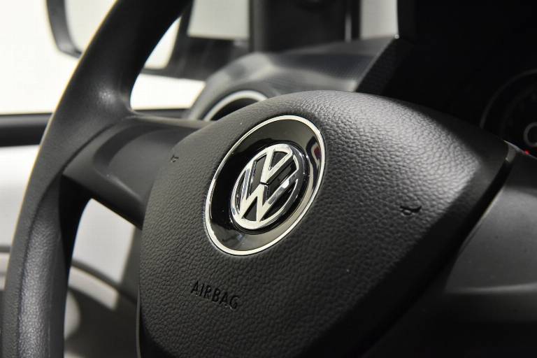 VOLKSWAGEN Up! 8