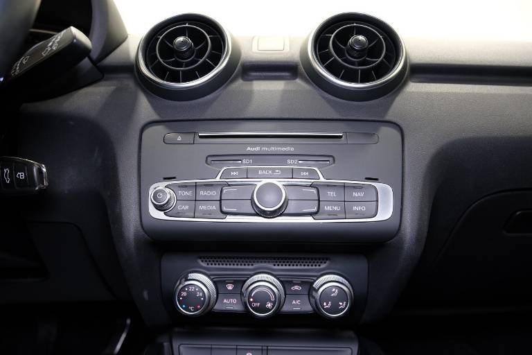 AUDI A1 25