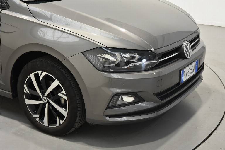 VOLKSWAGEN Polo 41