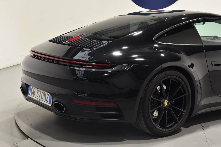 PORSCHE 911 16