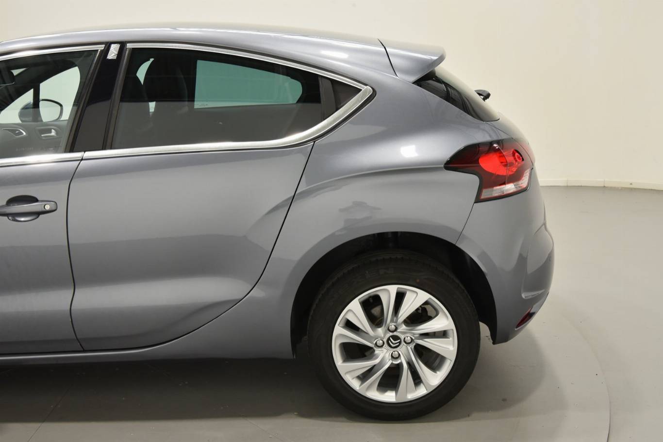 DS AUTOMOBILES DS 4 60