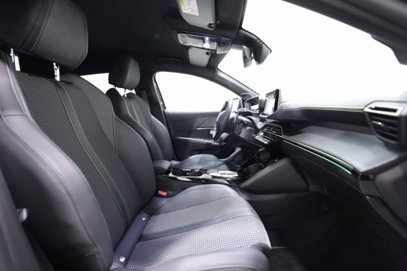 PEUGEOT 208 53