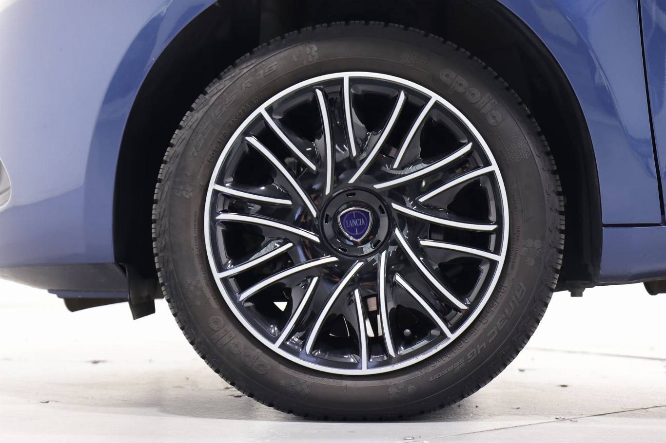 LANCIA Ypsilon 13
