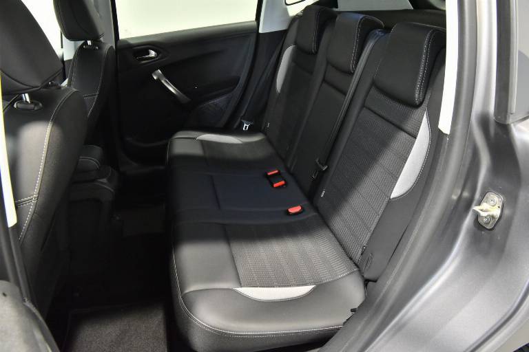 PEUGEOT 2008 19