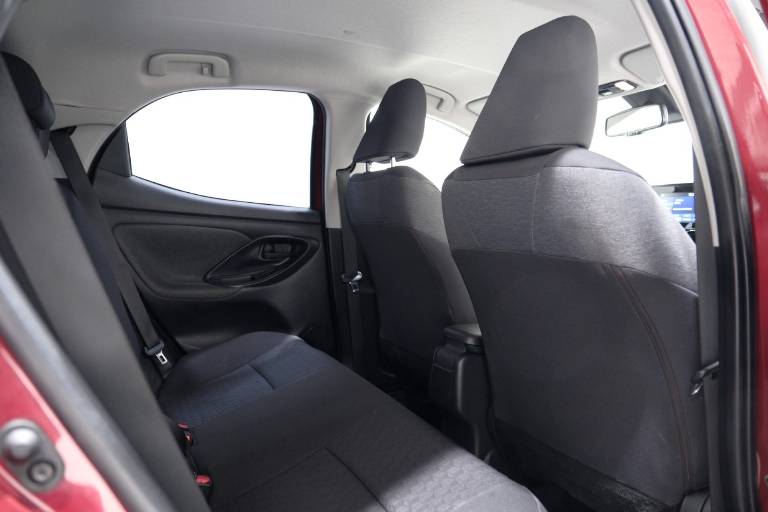 TOYOTA Yaris 59
