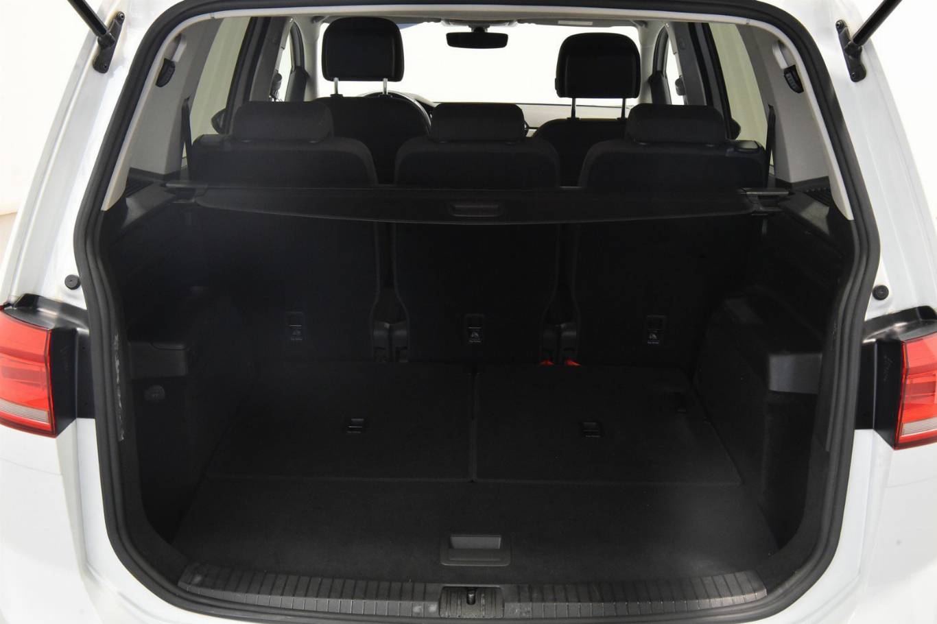 VOLKSWAGEN Touran 14