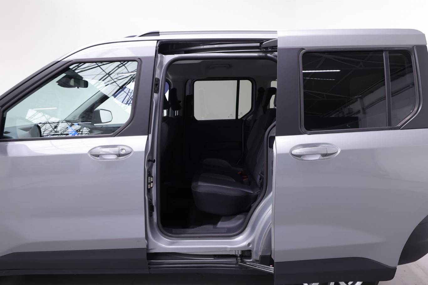 FORD Tourneo Courier 15