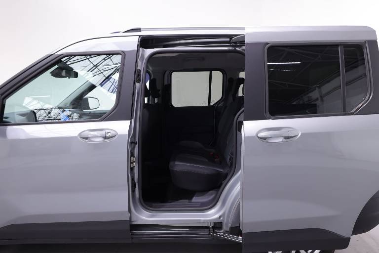FORD Tourneo Courier 15
