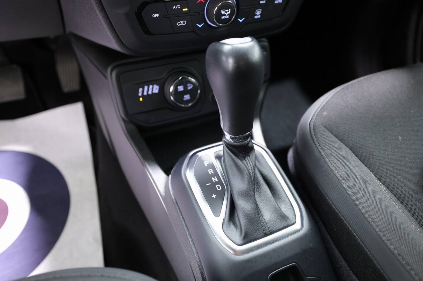 JEEP Renegade 32