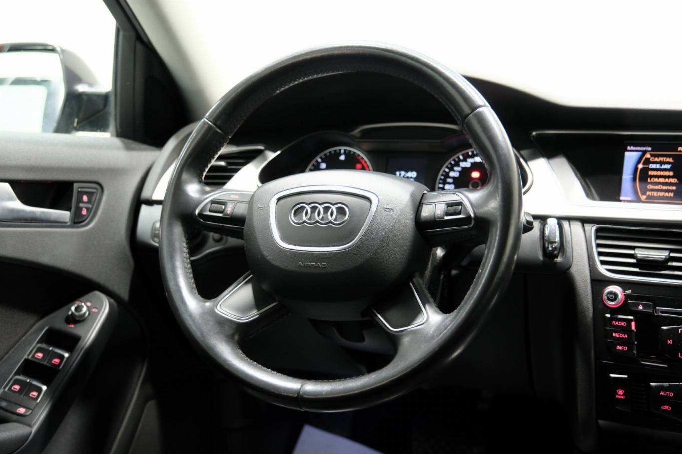 AUDI A4 39