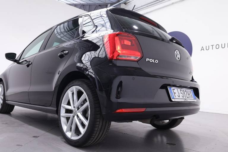 VOLKSWAGEN Polo 35