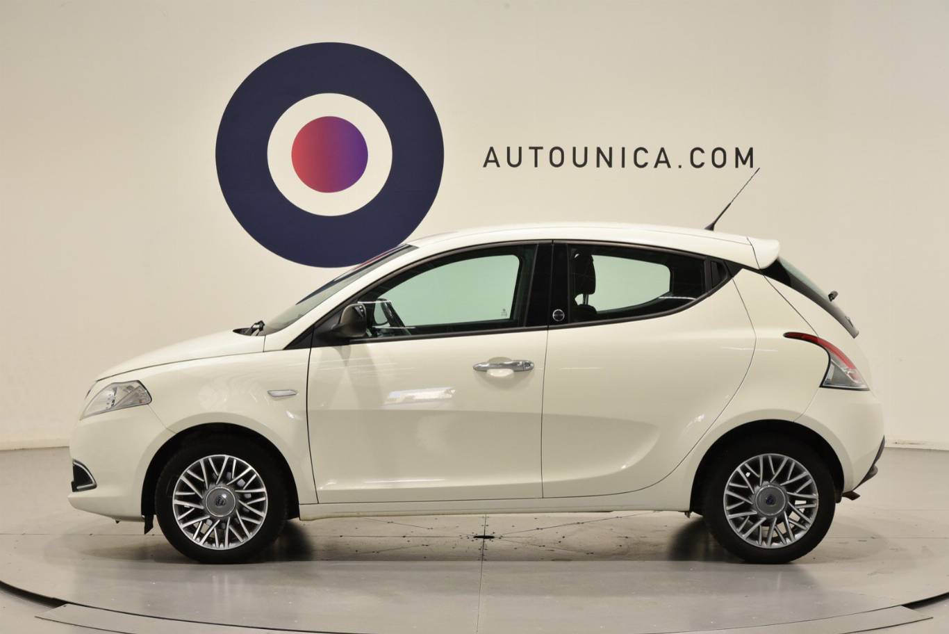 LANCIA Ypsilon 32