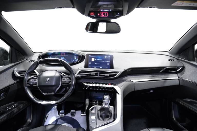 PEUGEOT 3008 9