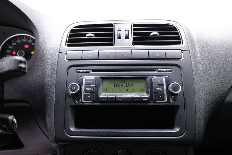 VOLKSWAGEN Polo 25