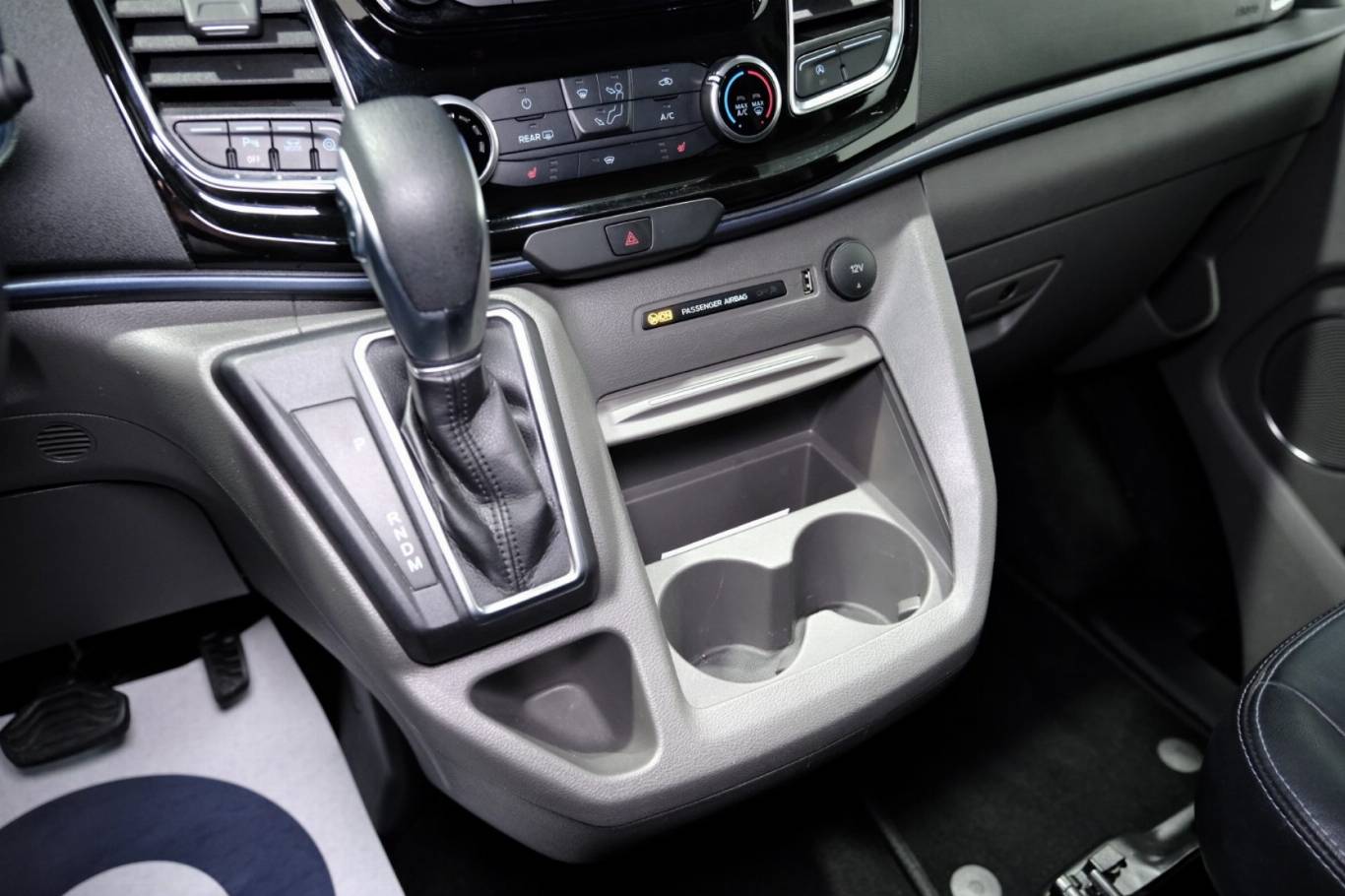 FORD Tourneo Custom 27