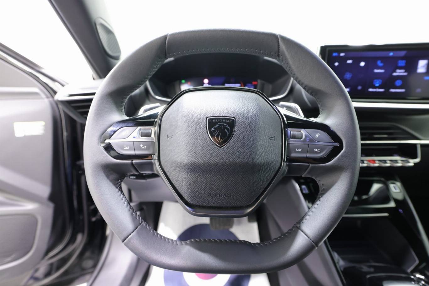 PEUGEOT 2008 7