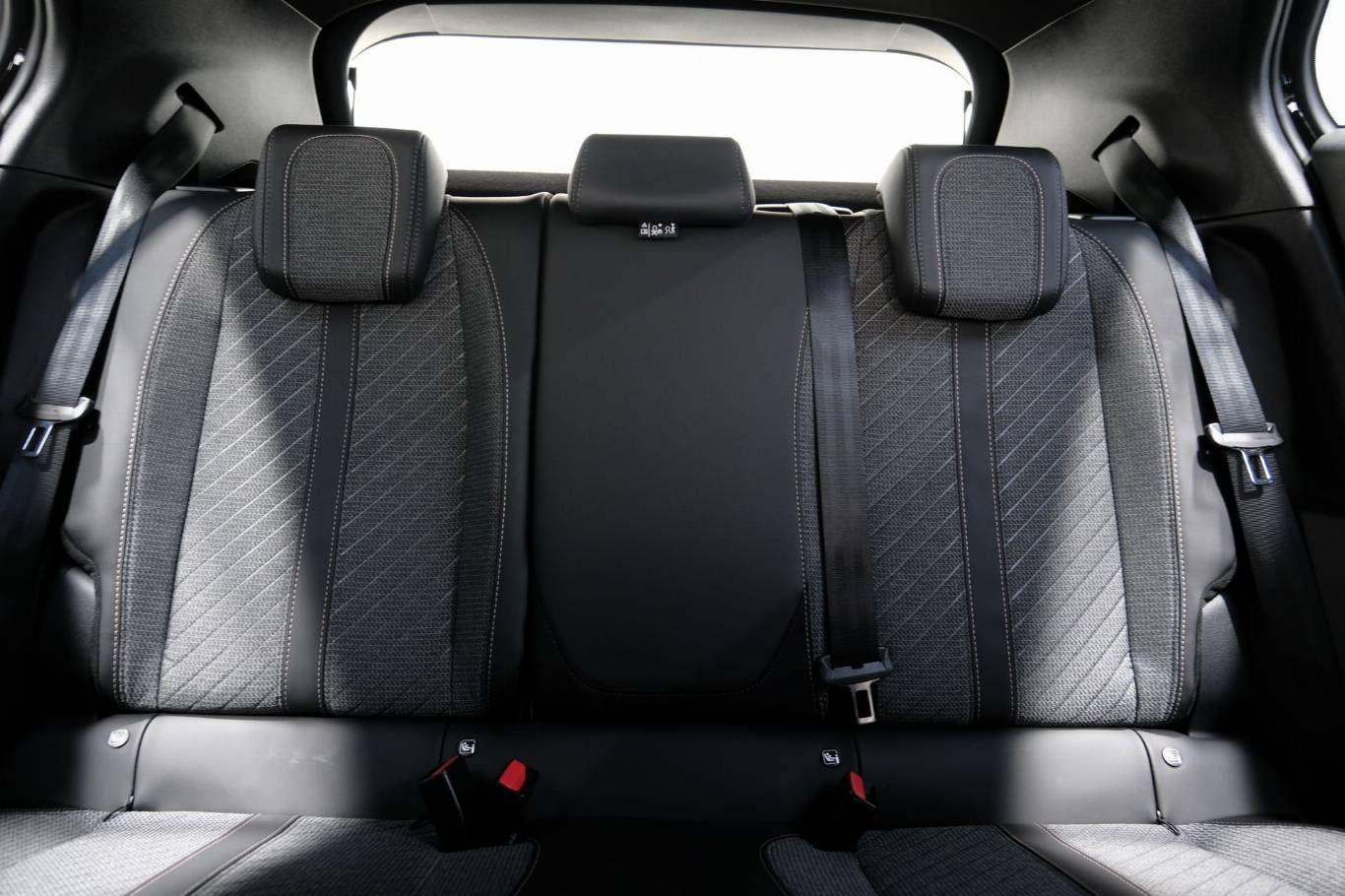 PEUGEOT 2008 42