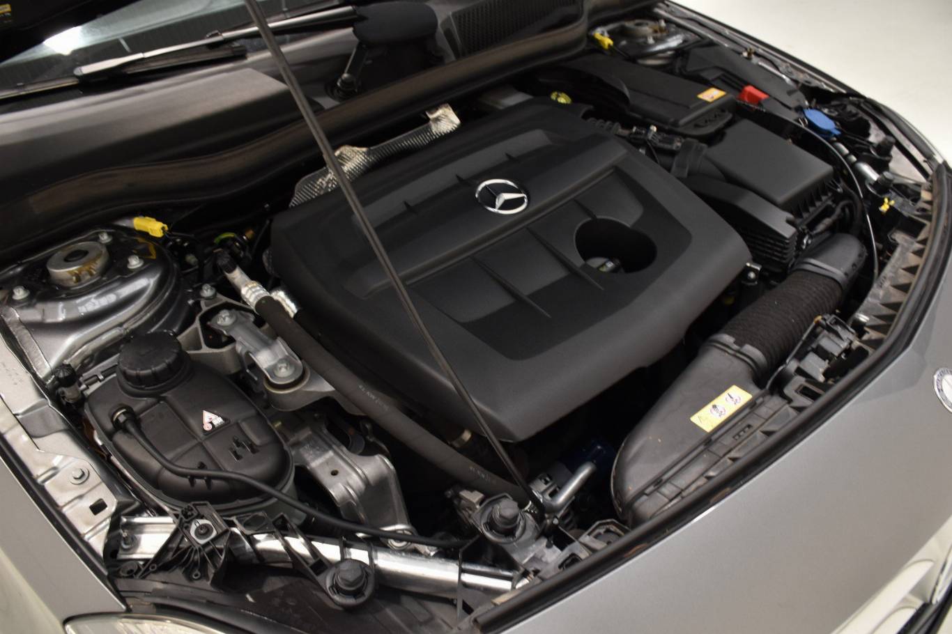 MERCEDES-BENZ A 180 63