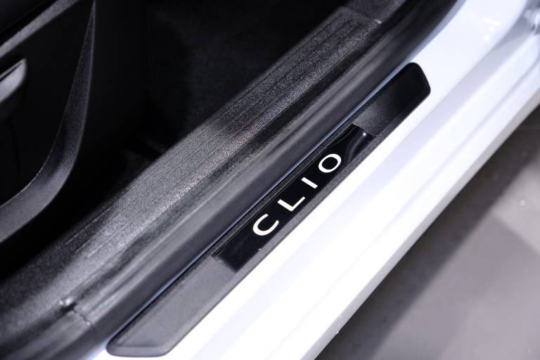 RENAULT Clio 61