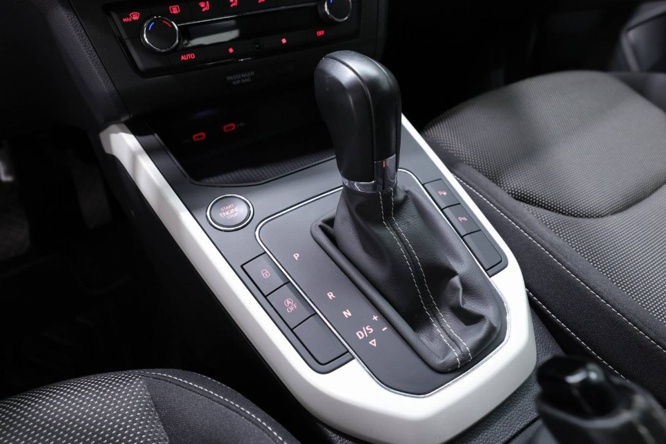 SEAT Arona 6