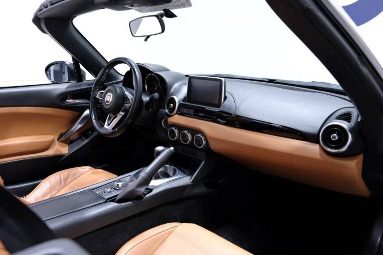 FIAT 124 Spider 53