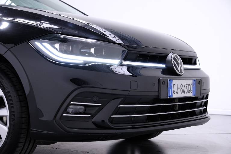 VOLKSWAGEN Polo 55