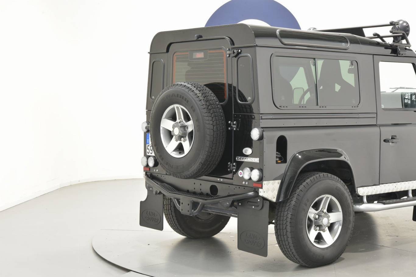 LAND ROVER Defender 16