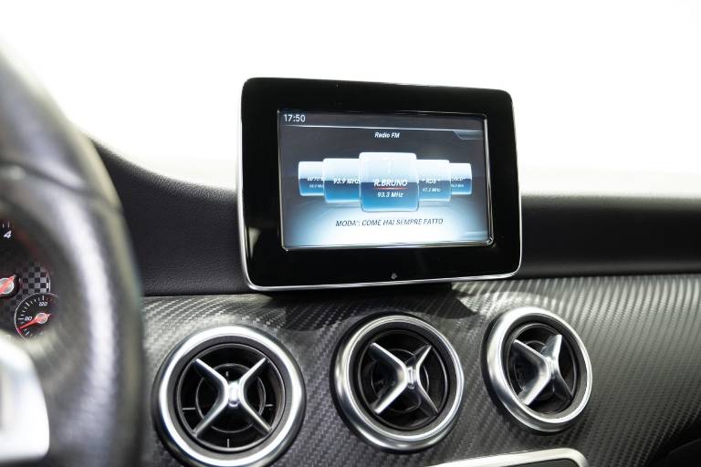 MERCEDES-BENZ A 180 25