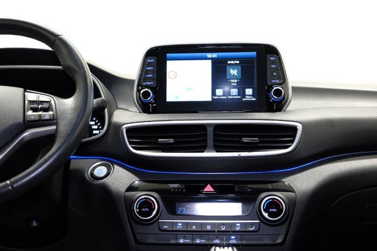 HYUNDAI Tucson 42