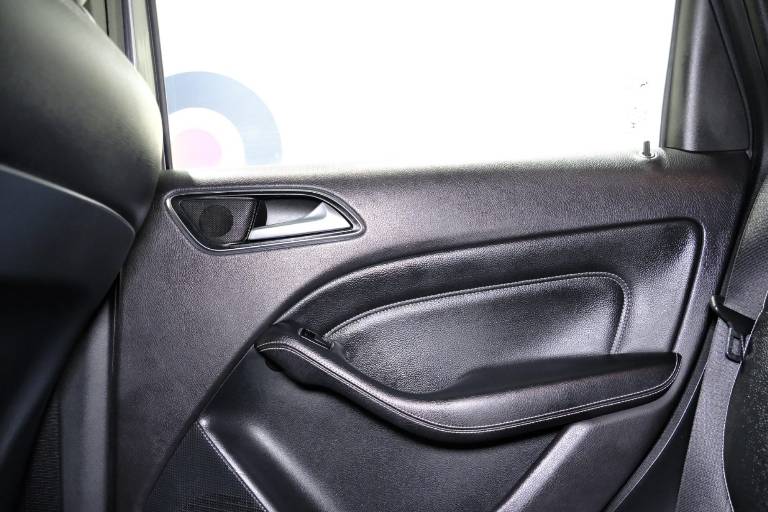 MERCEDES-BENZ B 200 41